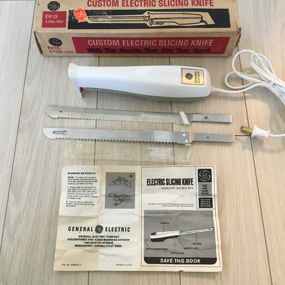 SOLD. Vintage MCM Electric Carving Knife by General Electric. Made in USA. - Picture 2 of 6